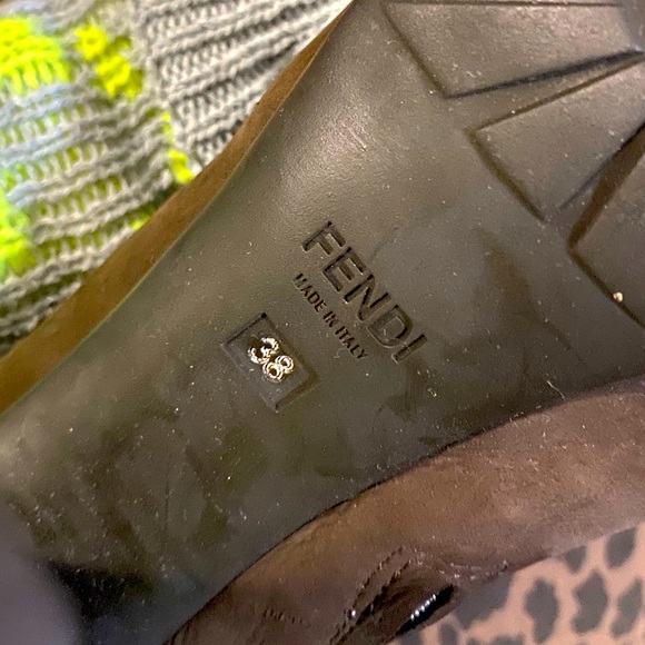 Fendi platform chocolate brown suede boots size 38 - Picture 3 of 5